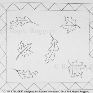 Peut inclure: Un dessin au trait noir et blanc d'un chemin de table sur le thème de Thanksgiving avec les mots "Give Thanks" à chaque extrémité. Le motif représente un oiseau, une citrouille et des feuilles.