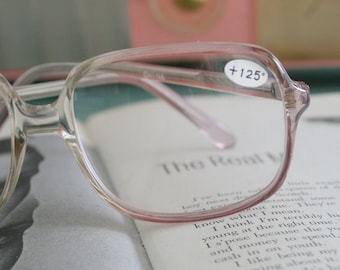 Vintage Pink Mod Reading Eyewear Glasses....classic. groovy. twiggy. mod. retro glasses. librarian. secretary. optical. mid century. atomic
