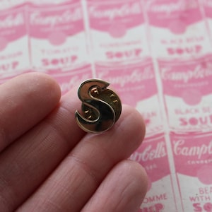 1980 Vintage Plata Letra S Broche Pin.... retro. Años 70 y 80. clásico. joyería de disfraz. broche de época. modificación. elegante. colega. regalo para ella él