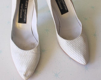 Weiße Leder-Stiletto-Pumps aus den 1980er Jahren – Größe 8 (US-Größe 8)