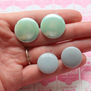 1980s RETRO SET of Earrings....glitter. cute. killer. rad. blue. adorable. 1980s. twiggy. mod. green. button earrings. shimmer. studs. round