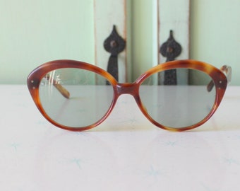 1970s Brown Mod Sunglasses: Retro Chic Gold Shades
