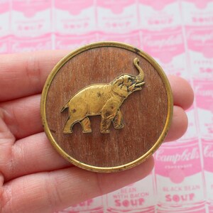 Vintage GOLD ELEPHANT Brooch...groovy. retro. safari. 1970s. classic. atomic. jeweled. daisy. costume jewelry. vintage brooch. golden