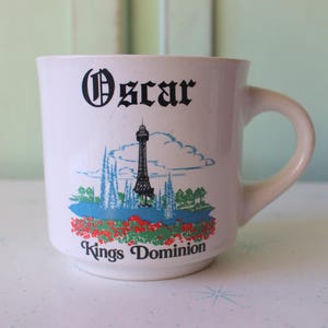 Taza de café con nombre y letras de Oscar vintage... retro. Kings Dominion. Té. Bebida. Servicio. Kitsch. Comedor. Carta. Decoración del hogar. Padre. Papá. Abuelo