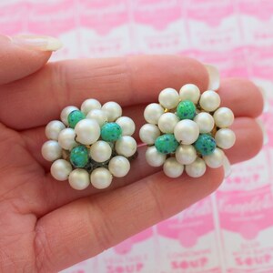 Vintage Beaded Clip On Earrings: Green & Faux Pearl Glam Party Jewelry