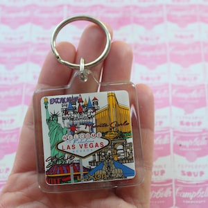 VTG des années 1990 Bienvenue à LAS VEGAS porte-clés.... cartes. désert. nevada. bêche. casino. poker. cadeau. prise noire. rétro. kitsch. nouveauté. roulette