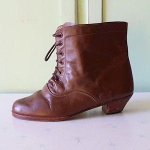 Antique Brown Leather Ankle Boots - Victorian Heeled Costume Boots - Size 5