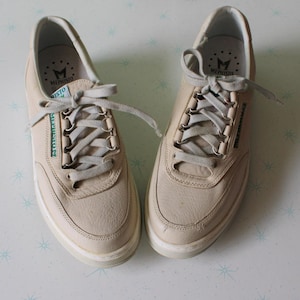 Vintage Lace Up Sneakers: 1980s Women&#39;s Size 9 Tennis Shoes