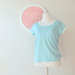 1980s Vintage Blue Crop Top: Retro Workout Tee
