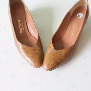 1960s Brown Leather Pumps: Vintage USA Made Heels, Size 8.5