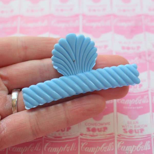 1980s Vintage SEASHELL Blue Hair Clip......goody. retro. 80s accessories. ladies. bow. dainty. cute. sweet. accessories. barrettes. NOS