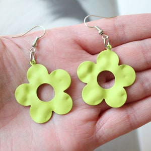 The MOD Flower Garden Earrings....flower power. groovy. retro. big flower. green. classic. floral. daisy. costume jewelry. huge earrings