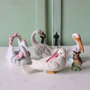 Vintage Ceramic Bird Figurine Set: Kitsch Home Decor Collection