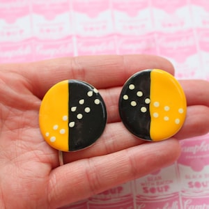 1980s Polka Dot Stud Earrings: Retro Costume Jewelry