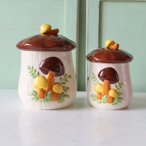 1975 Merry MUSHROOM Jar Set....magic. flour. sugar. kitsch. retro housewares. kitchen. 70s mushroom. kitsch kitchen. retro. mushroom print