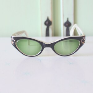 Vintage 1960s Cateye Sunglasses: Groovy Retro Eyewear