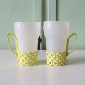 Vintage Atomic Plastic Cups Set: Yellow & Green, 1970s Home Decor