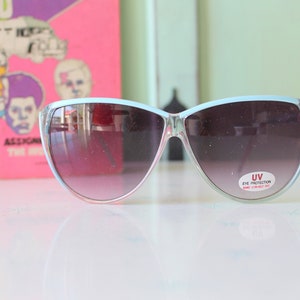 Gafas de sol azules de los años 80: gafas retro vintage