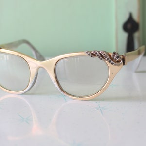 TURA 1950s 1960s Vintage CAT EYE Eye Glasses....vintage eyewear. fancy. cat eye. 1960s accessories. classic. twiggy. designer vintage. 1950s