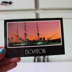 Cartolina d'epoca di BOSTON, Massachusetts...lettere. retrò. città. arte. arredamento per la casa. kitsch. novità. pioggia. cartoline d'epoca. cancelleria.