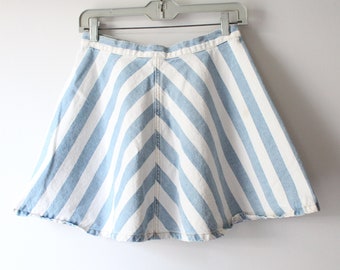 Vintage Blue Jean Skirt With Pockets...size medium small womens. retro. colorful skirt. hippie. boho. mod. classic. pockets. groovy. festive