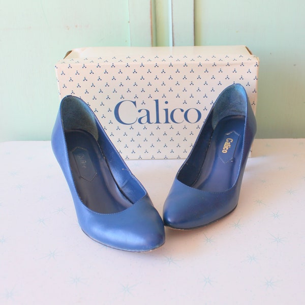 Vintage BLUE LEATHER Designer Heels....size 7 womens...blue leather. designer. vintage fashion. nautical boho. vintage shoe box. fashion