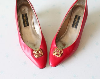Vintage VALENTINE Heels....size 7.5 womens....glam. red heels. gems. heels. pumps. golden. prom. fancy. party. holiday. costume party. 80s