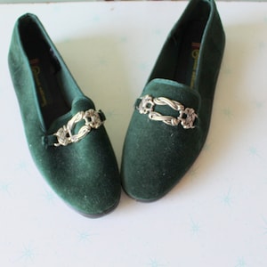 1980s GREEN Loafers Pumps....size 5 womens...green. pumps. 1980s. classic. colorful. mod. retro. ladies. emerald. loafers. designer. oxfords