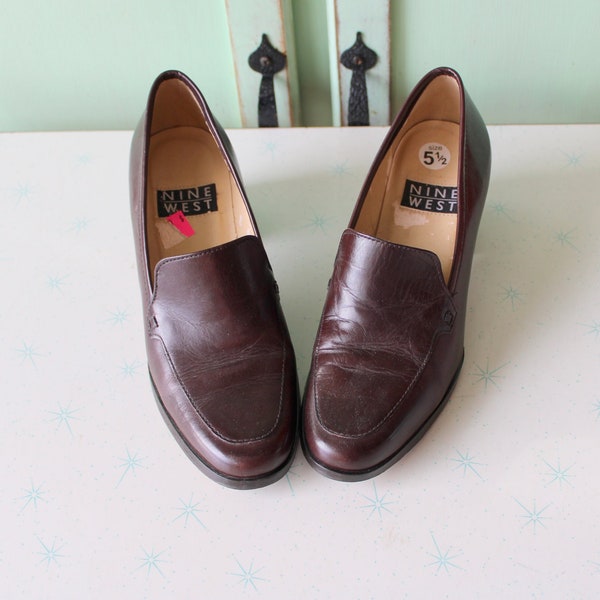 90s Vintage NINE WEST Leather Loafer Heels.....size 5.5 women.....pumps. shoes. designer vintage. glam. fancy. 9 west. mod. brown. oxfords