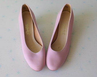 1960s  Pink Heels - Size 7 Mod Pumps