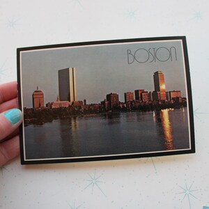 Cartolina d'epoca di BOSTON, Massachusetts...lettere. retrò. città. arte. arredamento per la casa. kitsch. novità. pioggia. cartoline d'epoca. cancelleria.
