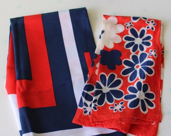 Conjunto de cachecóis vintage: cachecóis retrô vermelhos, brancos e azuis