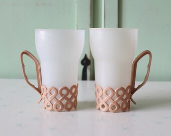 Atomic Plastic Cups Set: 1970s Home Decor