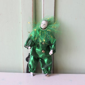 1970s Vintage RETRO CLOWN Figurine..... ceramic clown. vintage doll. retro toys. collectible. circus. clown. music. children. housewarming