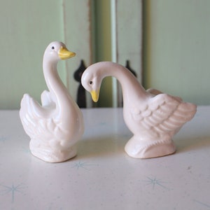 Vintage Ceramic Duck Figurines - Kitsch Home Decor - Set of 2