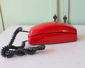 Red Telephone: 1970s-80s Retro Home Decor