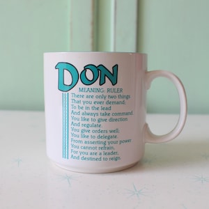 Taza de café DON vintage de los años 80... letra D. verde azulado. retro. nombre. café. té. bebida. servicio. kitsch. shabby. decoración del hogar. padre. regalo. esposo