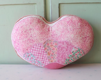 Almohada de corazón de patchwork vintage de los años 80: decoración infantil con estilo shabby chic