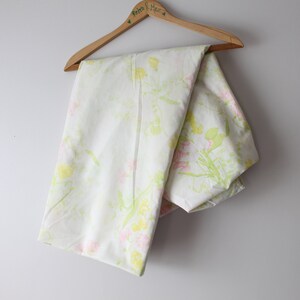 Vintage 1970s Floral Bed Sheet: Retro Pastel Full Bedding