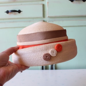 Vintage Mid Century Coral Beige 1960s Hat......church. brown. summer. spring. easter. wedding. bride. costume. 1950s hat. 1960s hat. peach
