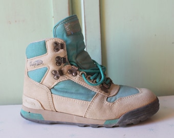 1980s  Leather Hiking Boots - Size 7