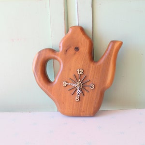1980s Wooden Teapot Clock: Kitsch Retro Home Decor