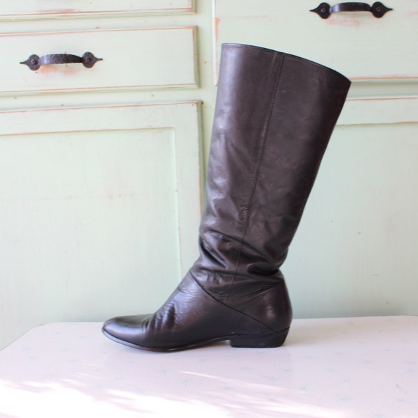 1980s Vintage BLACK LEATHER Mod Girl Boots...size 6 womens....boots. shoes. 1980s. black leather. indie. costume. hipster. retro. tall. mod