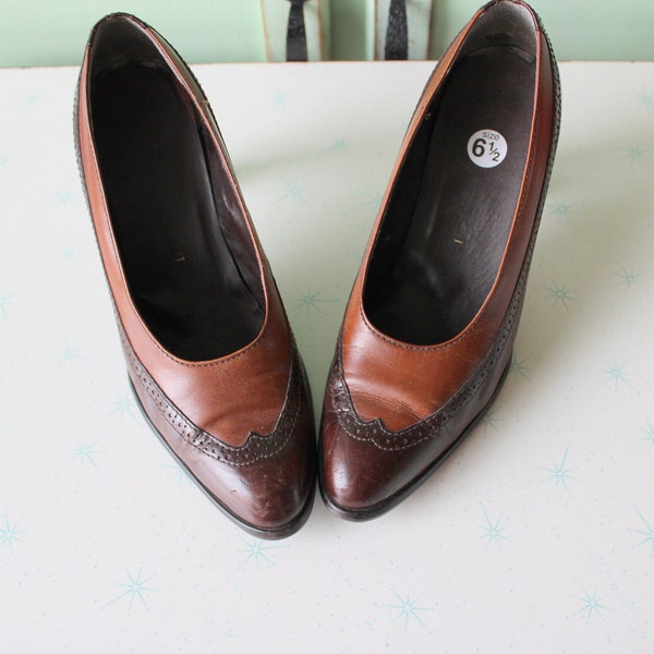 Vintage Brown Saddle Oxford Two Toned Loafer Heels...size 6.5 women...heels. pumps. shoes. fancy heels. mid century. designer. mod. chunky