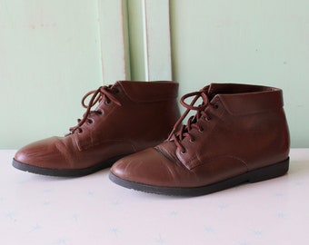 vintage Designer Mod Designer Boots... taille 5 6 femmes. cuir marron. vintage de créateur. vert. bottines. mod. bottes des années 80. randonnée. hipster