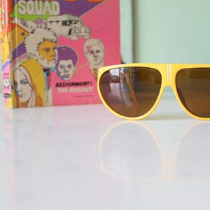 1980s 1990s Vintage Taiwan Yellow Sunglasses.retro. colorful shades. hipster. hip. shades. indie. chic. yellow sunglasses. boho. deadstock