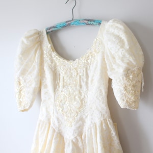 Vintage Lace Wedding Dress: Ruffled Victorian Style, Size Small