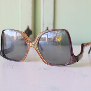 1970s Vintage Big Lens Sunglasses: Groovy Mod Eyewear