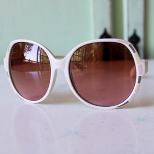 Vintage Oversized Round Sunglasses: 1980s Mod Costume Eyewear