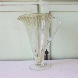 Vintage Green Swirl Glass Pitcher: Retro Kitchenware